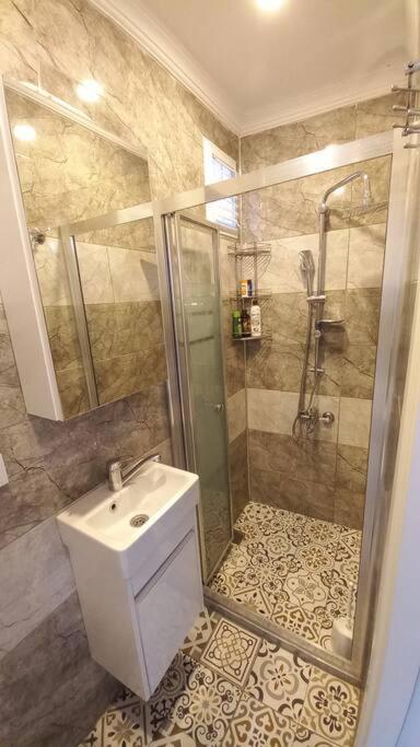 Historical Comfy Flat In Beyoglu Tophane, Galata اسطنبول المظهر الخارجي الصورة